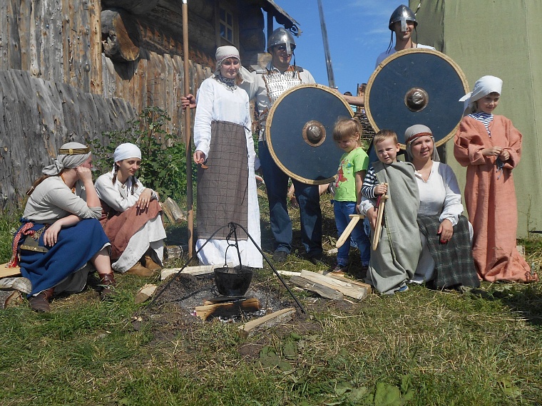Гостей «Абалакского поля» кормили блюдами средневековой кухни