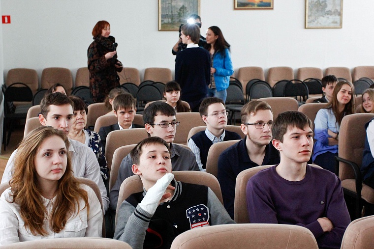 «Ночные волки» побили школьника в учебных целях