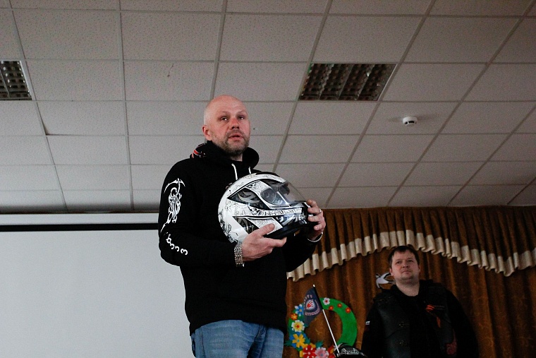 «Ночные волки» побили школьника в учебных целях