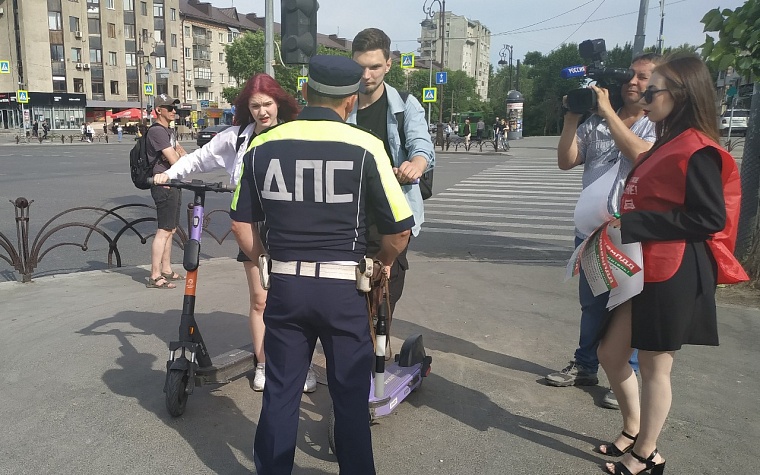 В Тюмени установят дорожные знаки, запрещающие движение на электросамокатах