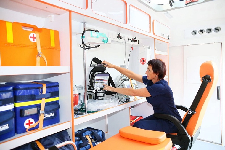 Тобольская больница получила отечественный реанимобиль