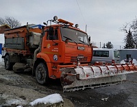 Тюменские дорожники показали общественникам запасы соли на зиму