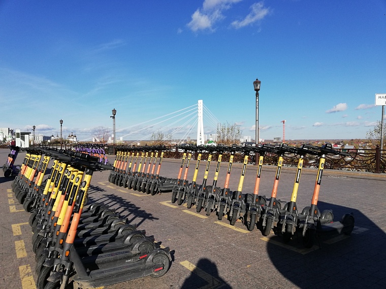 В России растет число граждан, поддерживающих ограничения для самокатчиков