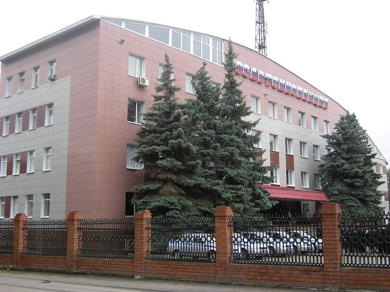 Автоинспекторам сегодня вручали ключи от «Приор», погоны и нагрудные знаки