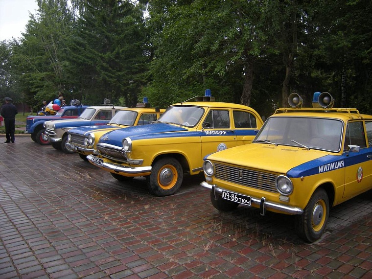 Автоинспекторам сегодня вручали ключи от «Приор», погоны и нагрудные знаки