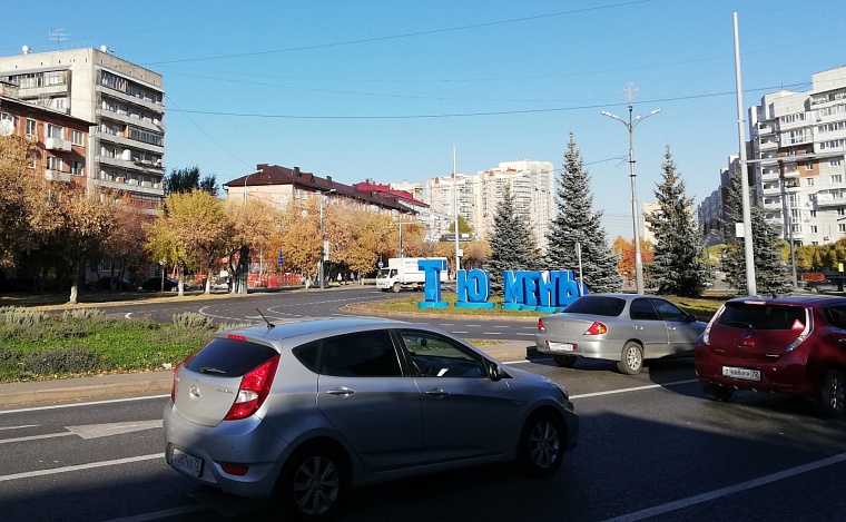 За парковку на газонах и детских площадках тюменцев оштрафовали более чем на 186 тыс. рублей