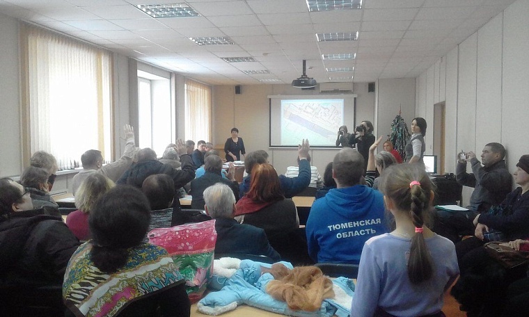 Пешеходы намерены потеснить владельцев гаражей на Широтной