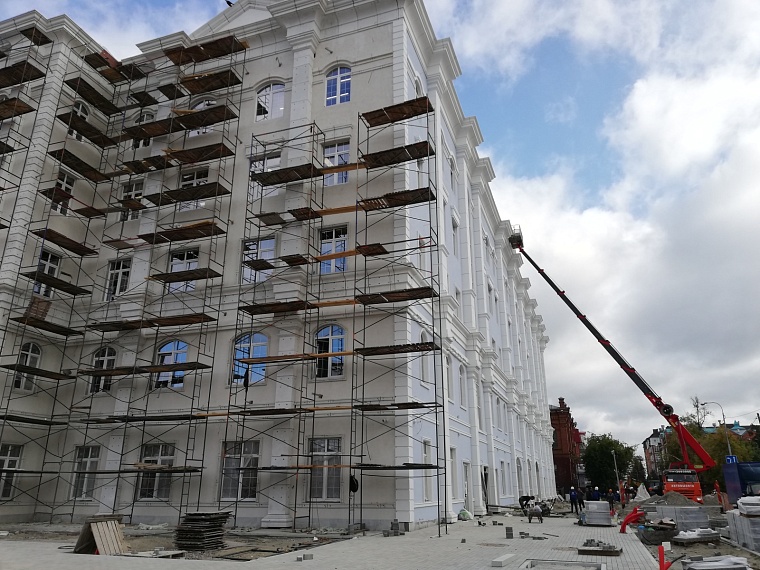 У строящегося корпуса ТюмГУ перекроют две дороги