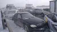 На трассе Оренбург - Уфа столкнулись 39 автомобилей
