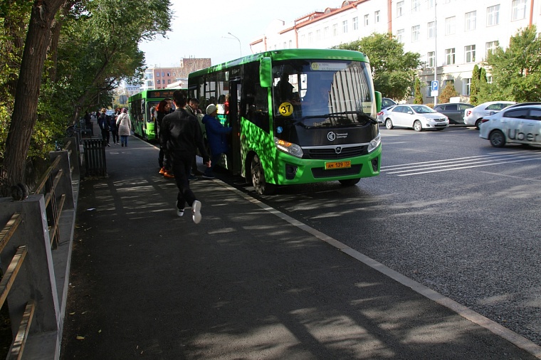 У строительного института ТИУ перенесли остановку, здесь появится Wi-Fi и интерактивная панель