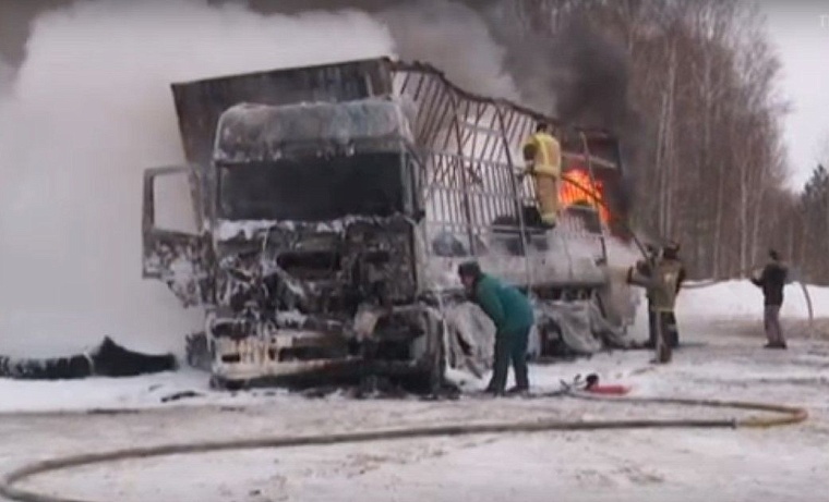 На трассе Тюмень — Омск сгорела фура