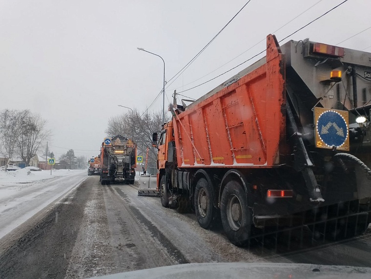В Тюмени в уборке снега задействовано более 380 единиц техники и почти 600 рабочих