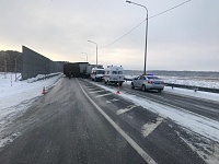 Два грузовика столкнулись на трассе Тюмень - Омск