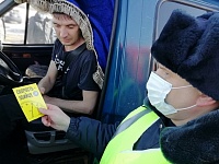 Во время операции "Трасса" тюменские автоинспекторы пресекают опасные выезды на встречную полосу