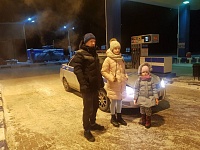 В Тюменской области сотрудники ГИБДД помогли северянам из ХМАО, ехавшим на похороны в Ростов