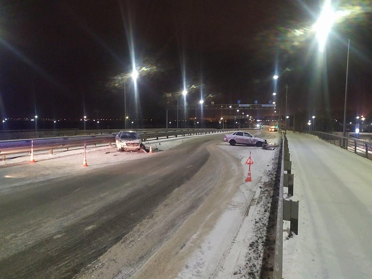 Пьяный водитель на "Мазде" разбил две "Лады"