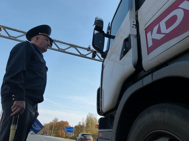 За перегруз наказали 126 дальнобойщиков