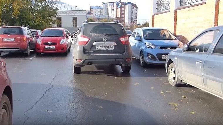 Парковка у мэрии – за что здесь штрафуют на 2500 рублей?