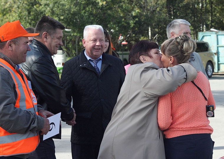 В заездах на автобусах победила чемпионка прошлого года