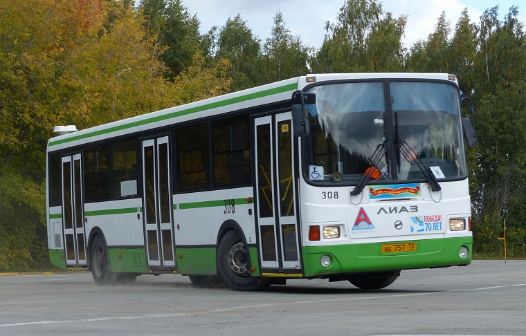 В заездах на автобусах победила чемпионка прошлого года