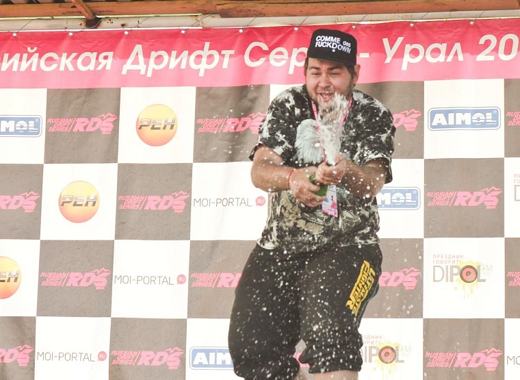 В Метелево тюменцы увидели красивый дрифт