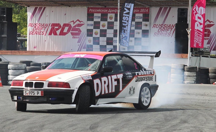 В Метелево тюменцы увидели красивый дрифт