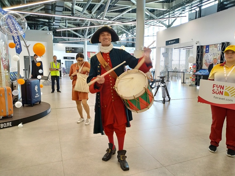 В тобольский аэропорт Ремезов прибыл первый чартер из Санкт-Петербурга