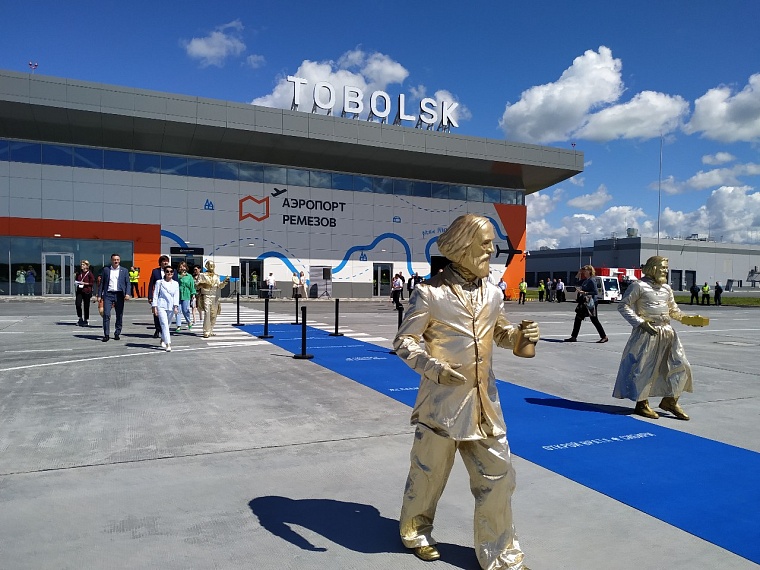 В тобольский аэропорт Ремезов прибыл первый чартер из Санкт-Петербурга