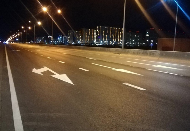 На тюменской объездной у развязки на Московском тракте нанесли новую разметку