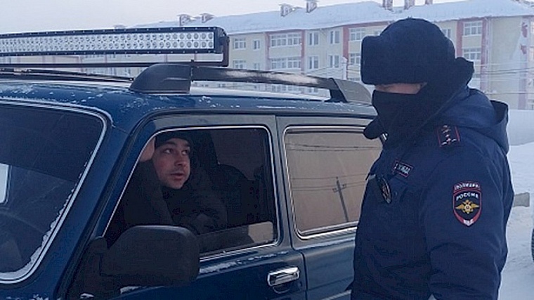 В Тазовском районе Ямала инспекторы ГИБДД вышли на дежурство на загородных трассах