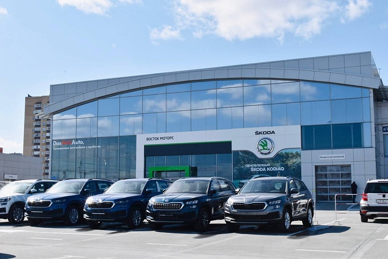 В крупном дилерском центре Тюмени появилась возможность купить автомобиль со скидкой до 550 тыс. рублей