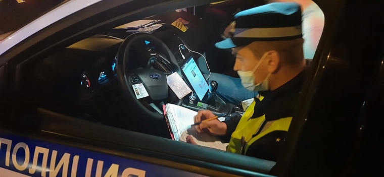 В Тюмени «сплошную проверку» ГИБДД прошли более 400 водителей