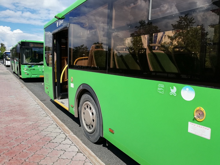В районе Дома Обороны несколько тюменских автобусов на три дня поменяют схему движения