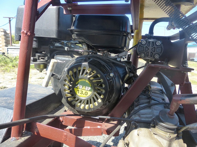 Из запчастей от «Жигулей» тюменец собрал мини-погрузчик