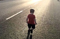 «Учи детей переходить дорогу!» Водитель в Тюмени сбил мальчика, отчитал мать и уехал