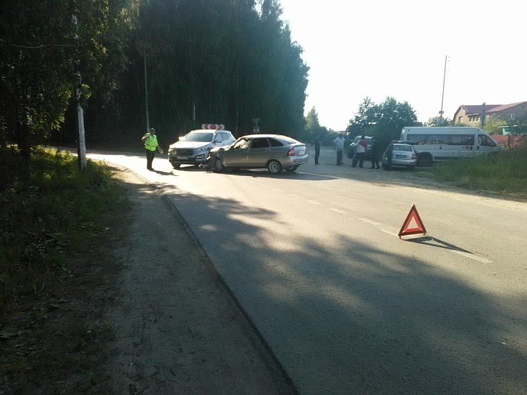 Водитель опрокинутой «Лады» скрылся с места ДТП, оставив в машине пьяную пассажирку