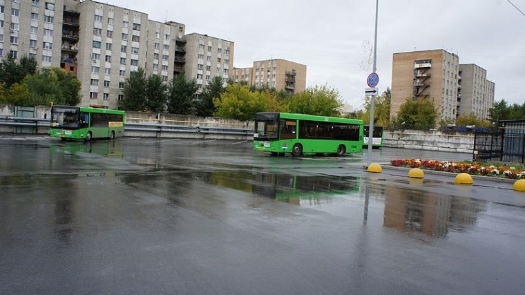 Лучший кондуктор ПАТП №1 Елена Карданова работает на автобусе маршрута №85