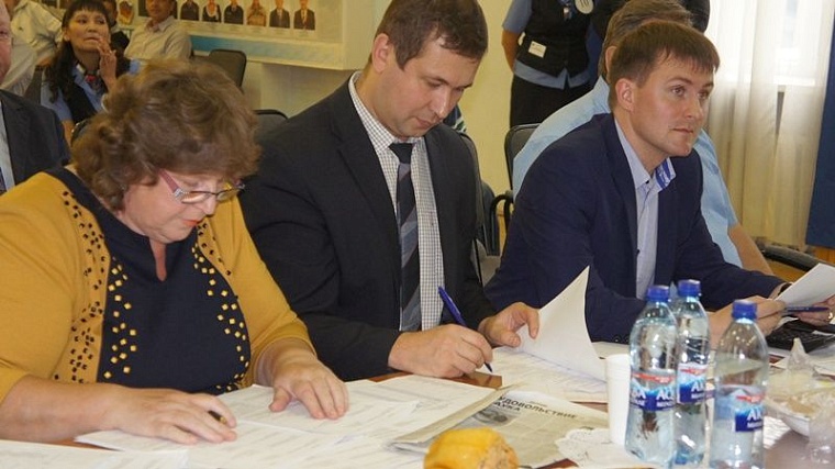 Лучший кондуктор ПАТП №1 Елена Карданова работает на автобусе маршрута №85