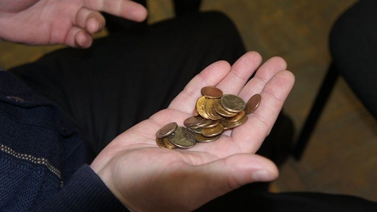 Лучший кондуктор ПАТП №1 Елена Карданова работает на автобусе маршрута №85