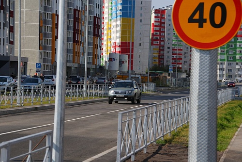 На опасных участках в Тюмени установят шумовые полосы, дорожные знаки и изменят режимы светофоров