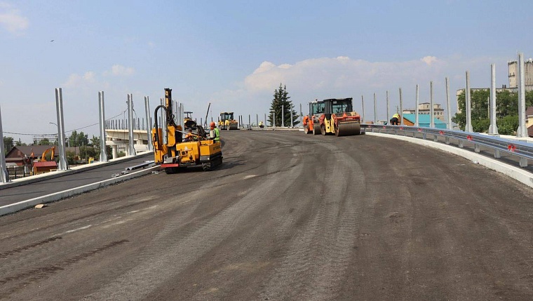 Мост через Транссиб в Ялуторовске откроют праздничным шествием