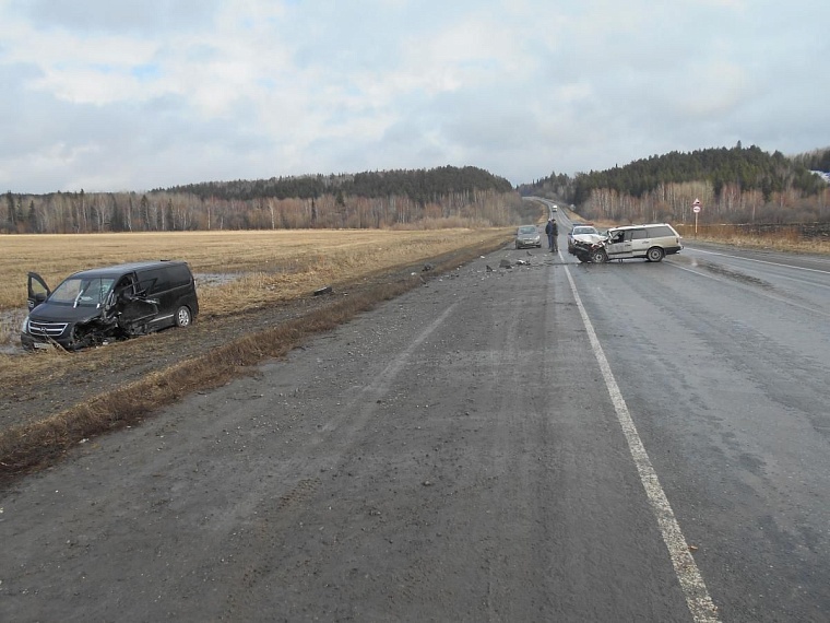 Из-за плохой дороги в столкновении «Доджа» и «Форда» погиб один из водителей