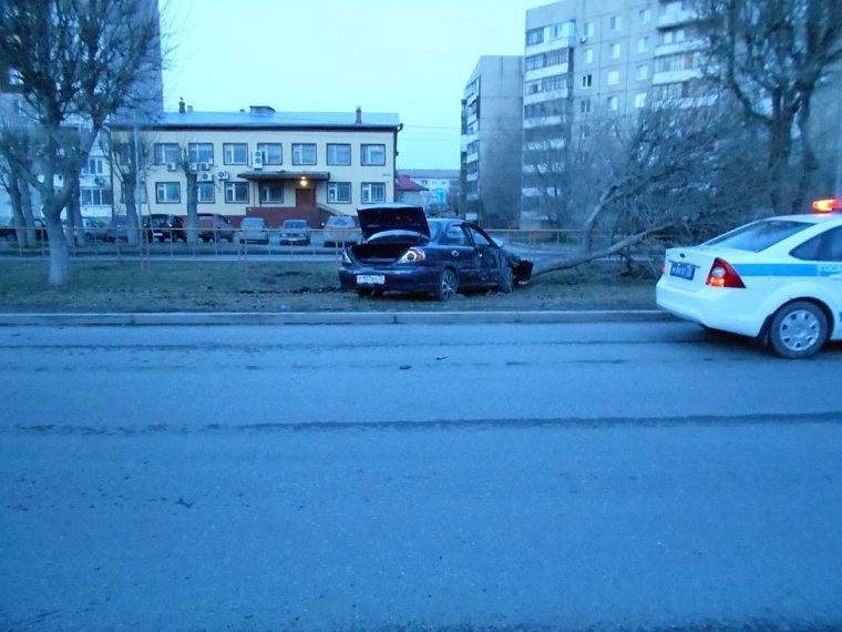 Из-за плохой дороги в столкновении «Доджа» и «Форда» погиб один из водителей