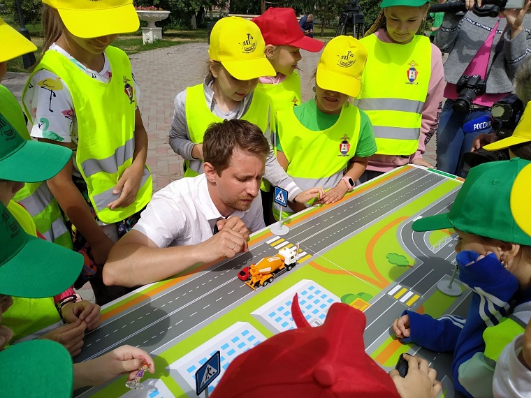 Тюменцам вручили "Лабораторию безопасности" на колесах