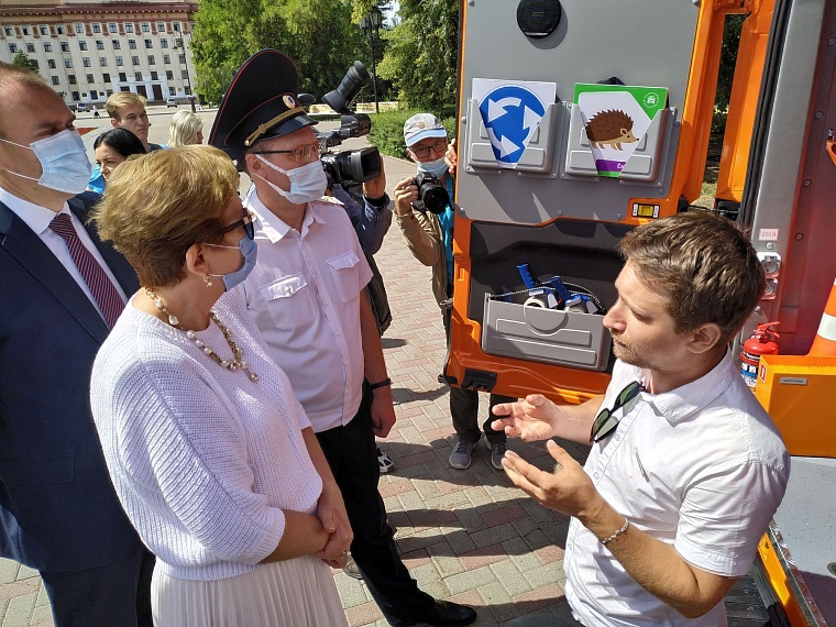 Тюменцам вручили "Лабораторию безопасности" на колесах