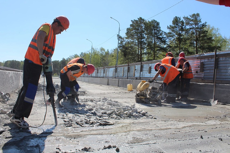После ремонта движение на путепроводе по Салаирскому тракту пустят 4 июля