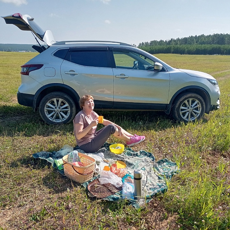 Позавтракали на живописном лугу