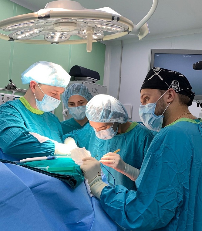 Тюменские хирурги спасли женщину с огромной опухолью губы