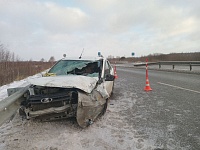 Житель Муравленко погиб на трассе Тюмень - Ханты-Мансийск, въехав в ограждение