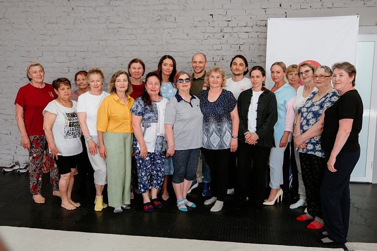 Пожилые тюменцы осваивают цигун и тайцзи